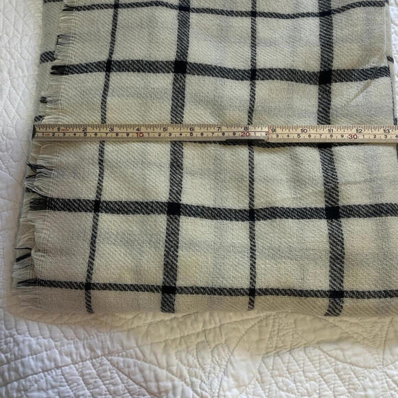 Women's Oversized Tartan Blanket Scarf Large Soft Plaid 54” Square Two Colors - Picture 7 of 8